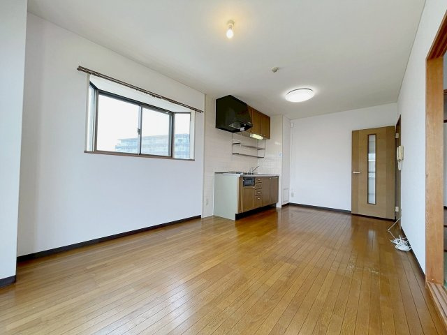 ドルミM宝塚の内装|明るい色調の室内です