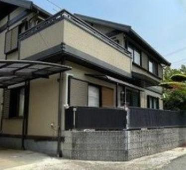 清滝中町　中古一戸建ての外観|新しい生活にいかがでしょうか？外観はお住まいの顔になります。こだわりたいポイントですね。外壁塗装や屋根塗装のご相談も承っております。
■現地内覧・資金計画相談・住宅ローン相談もお問合せ受付中■