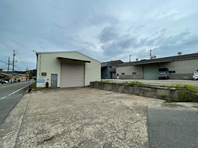 櫨谷町福谷６８５倉庫の駐車場