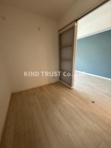 Alivis北梅田の洋室|落ち着いた色調の洋室です