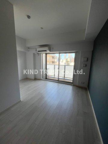 Alivis北梅田の居間・リビング|こちらの居間で趣味の時間をお楽しみください