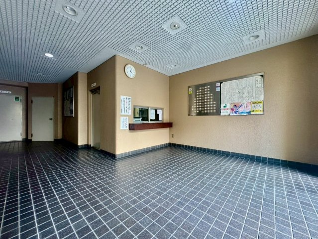 新深江ビューハイツのエントランス