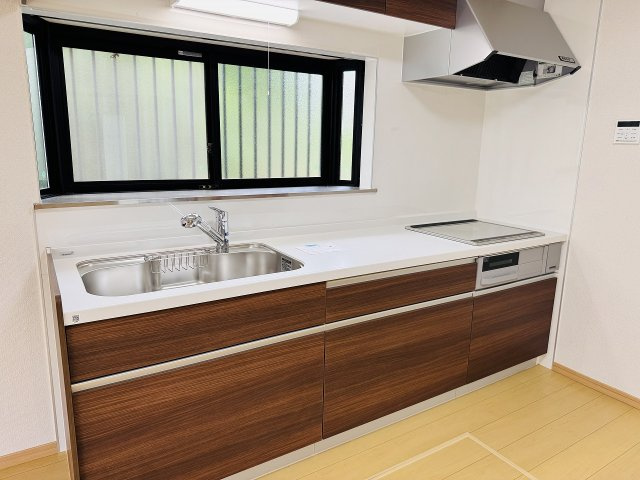 八王子市　弐分方町　中古戸建てのキッチン|～新規交換済のシステムキッチン～