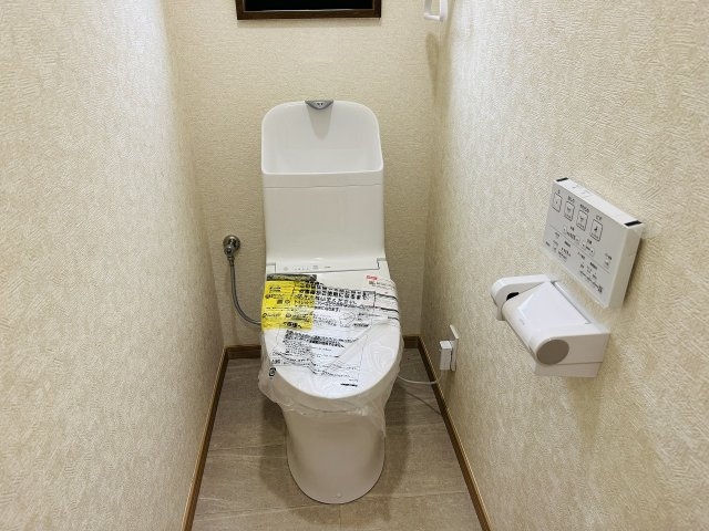 八王子市　弐分方町　中古戸建てのトイレ|～新規交換済、暖房温水洗浄機能付きトイレ　冬場は特に嬉しい機能ですね～