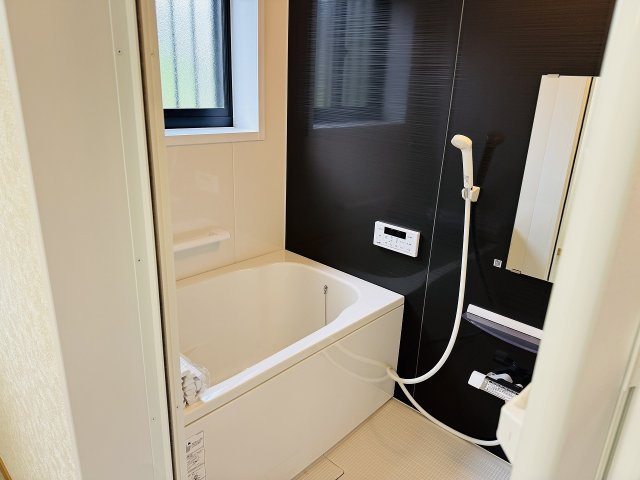 八王子市　弐分方町　中古戸建ての浴室|～新規交換したキレイなバスルーム　気持ち良く湯船に浸かる事が出来ます～