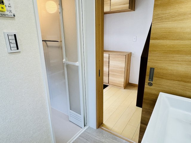 八王子市　弐分方町　中古戸建ての脱衣所|～帰宅後すぐに手洗いが出来る動線です～