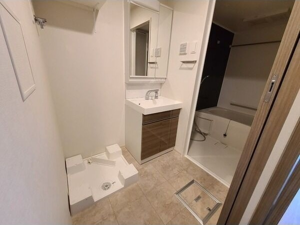 エスリードレジデンス江坂垂水町の洗面所