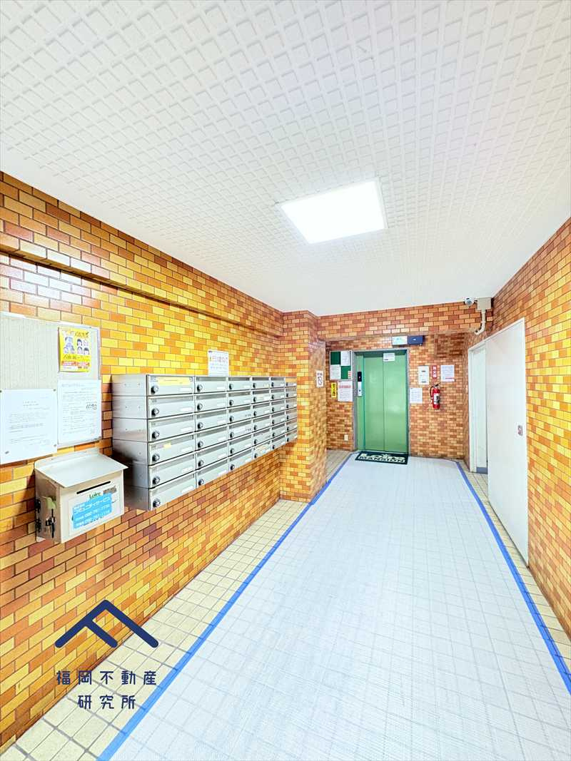 ロワールマンション美野島のエントランス