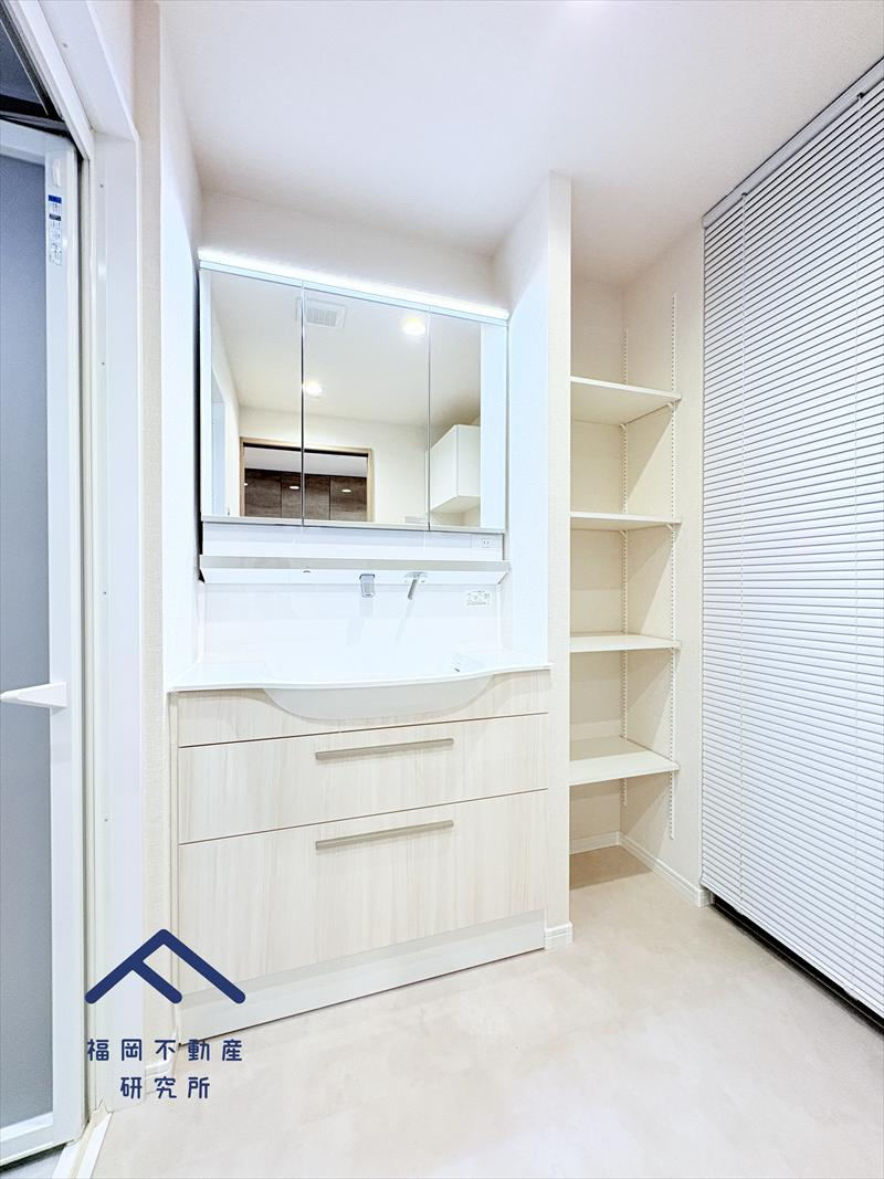 ロワールマンション美野島の独立洗面台