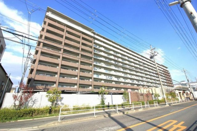 メロディーハイム住道ガーディアの外観|新しい生活にいかがでしょうか？外観はお住まいの顔になります。こだわりたいポイントですね。水回りリフォームやリノベーションも承ってます。
■現地見学・資金計画相談・住宅ローン相談もお問合せ受付中■