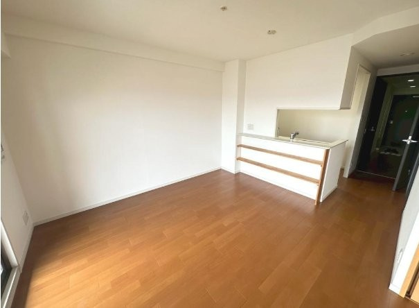 メロディーハイム住道ガーディアの居間・リビング|LDK15.4帖
■物件内覧・資金計画相談・住宅ローン相談、リフォーム相談、お問合せ受付中■
※当日・翌日のご内覧、ご相談はお電話でのお問合せがスムーズです！