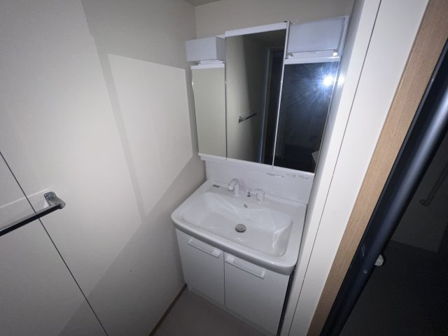 県営伊川谷第2高層住宅1号棟の洗面所