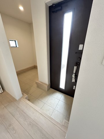 あきる野市野辺　新築戸建　2号棟！の玄関