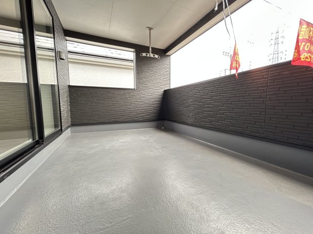 あきる野市野辺　新築戸建　2号棟！のバルコニー