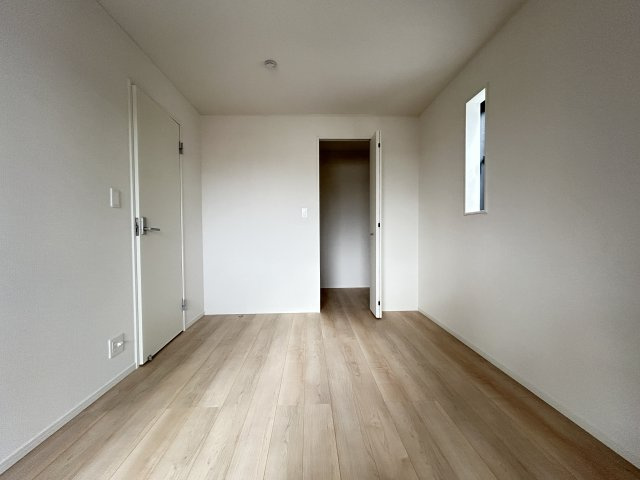 あきる野市野辺　新築戸建　2号棟！の洋室