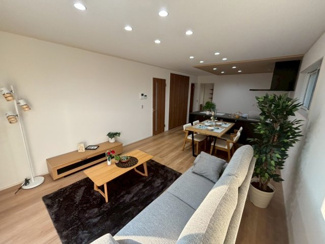 【居間・リビング】 | 川越市稲荷町　新築分譲　「上福岡駅」徒歩17分　敷地28坪　【高階南小学区】