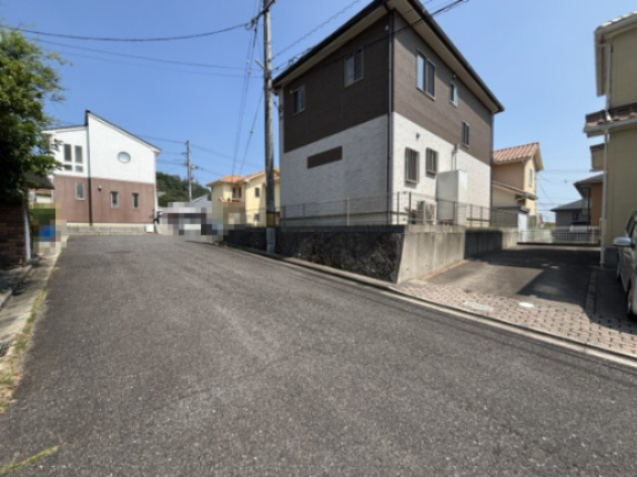 中古戸建　伴北7丁目の前面道路含む現地写真