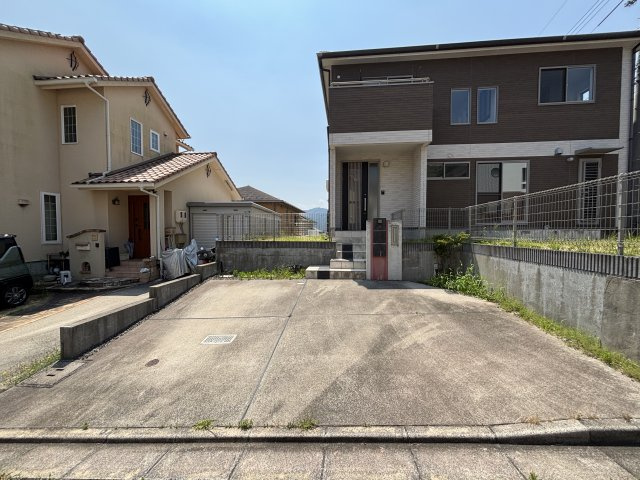 中古戸建　伴北7丁目の駐車場