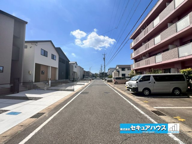 【今からご案内可能】東海市中央町6丁目 全4棟の前面道路含む現地写真|事前予約にて現地ご見学いただけます！お気軽にお問い合わせください♪
■株式会社　セキュアハウス■
住宅ローンに強く、知識、経験豊富なスタッフ在籍
お客様に寄り添い、ご成約後もサポート致します