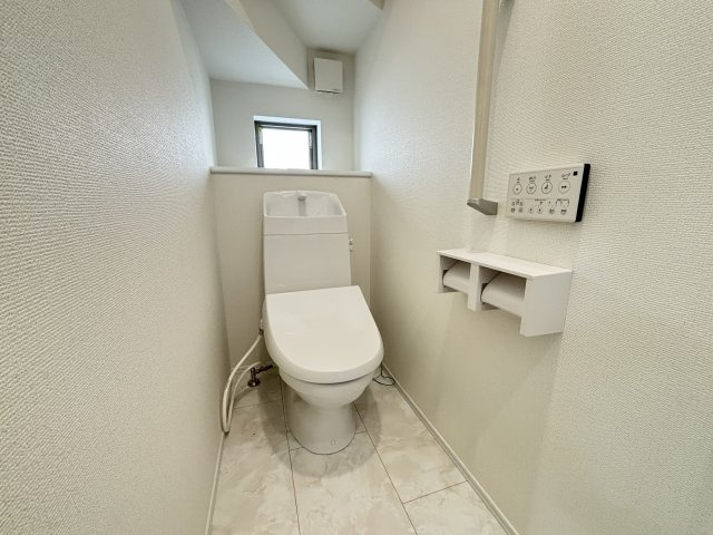 明石市東朝霧丘新築戸建のトイレ