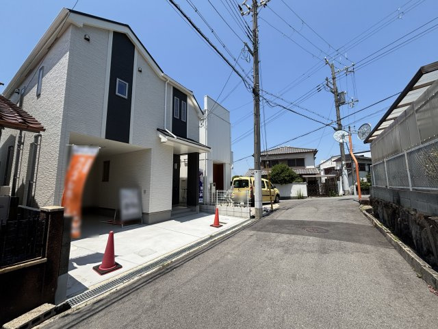明石市東朝霧丘新築戸建の前面道路含む現地写真