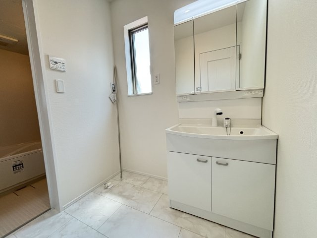 明石市東朝霧丘新築戸建の独立洗面台