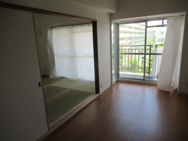 ハーバーランド神戸駅前３ＤＫの洋室|広々とした洋室です