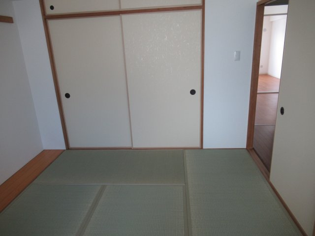 ハーバーランド神戸駅前３ＤＫの和室|フローリングだけでなく、和室もあります