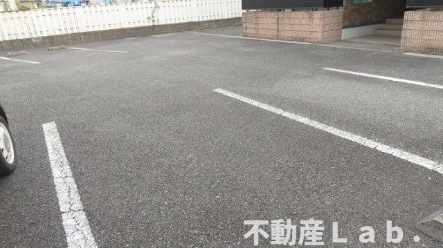クレールみゆき　A棟の駐車場