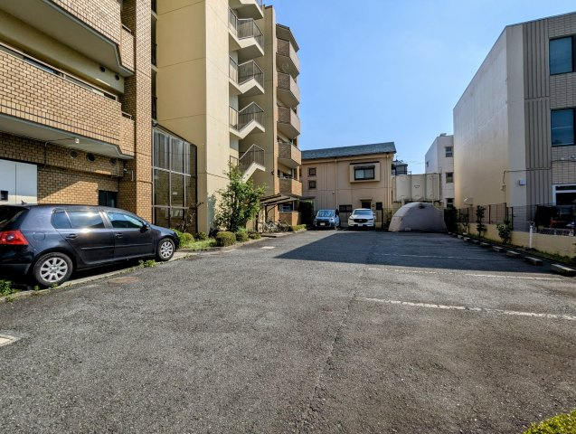 エスポア一社二の駐車場