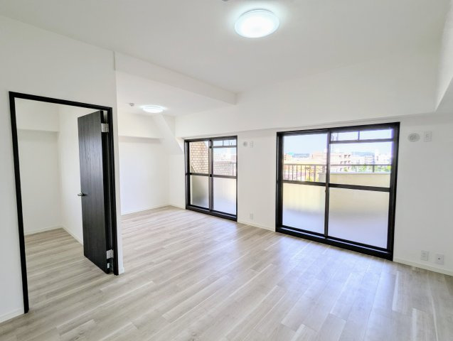 エスポア一社二の居間・リビング