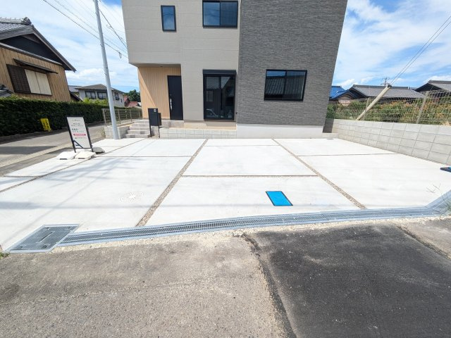 常滑市榎戸町1期　1号棟の駐車場|駐車スペース2台～3台可能