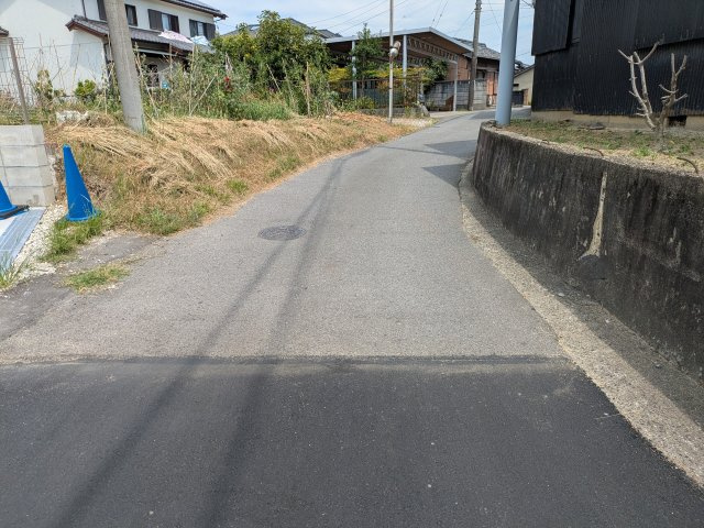 常滑市榎戸町1期　1号棟の前面道路含む現地写真|●○前面道路○●