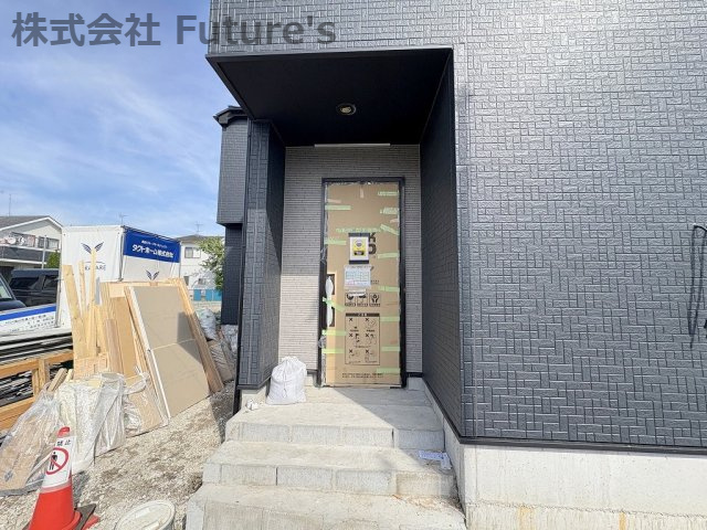 流山市鰭ヶ崎　新築戸建　全2棟　2号棟のエントランス|現地の写真になります。