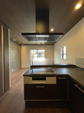 【内装】 | 【弊社売主物件】出口3丁目リノベ戸建 | 現在ご返済中のカーローン・カードローン・教育ローンなどを住宅ローンに一本化したり、家具家電購入費用・引越し費用を住宅ローンと組み合わせるなど、お客さまにメリットの多い住宅ローンのご提案が可能です。
