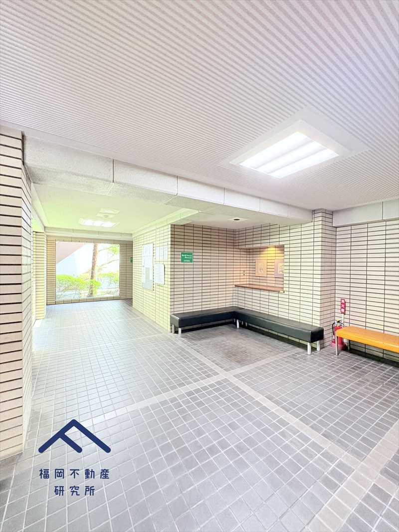 ライオンズマンション大橋のエントランス