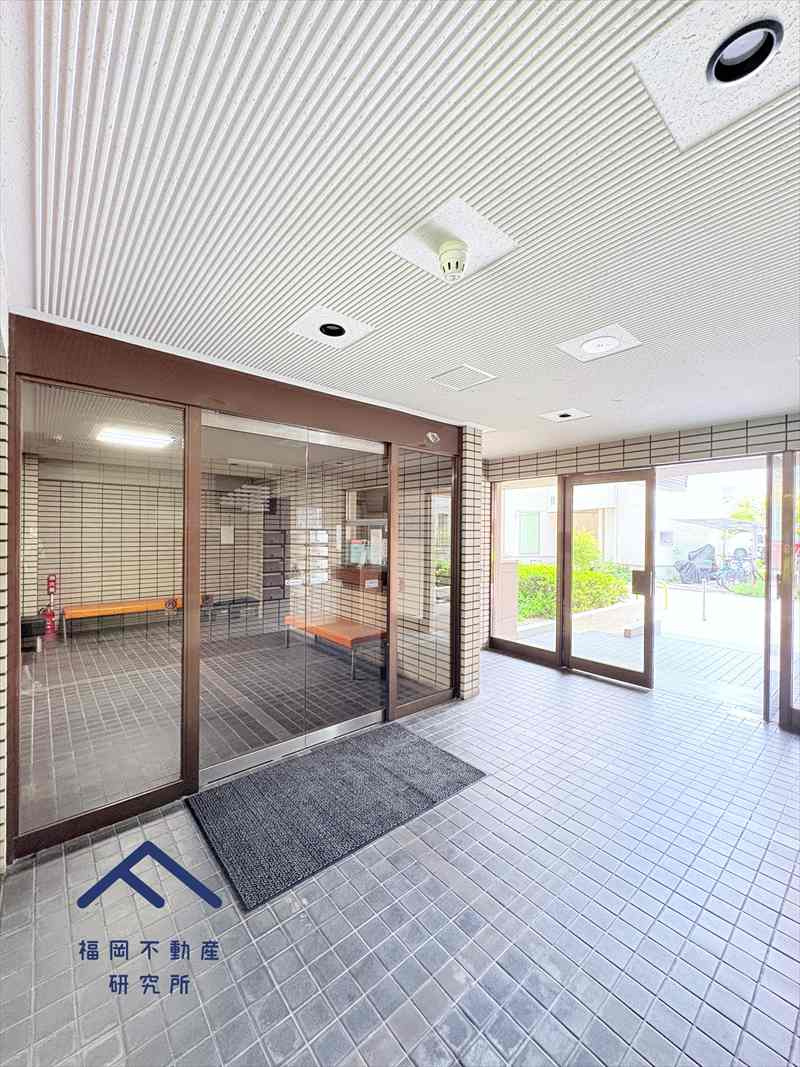 ライオンズマンション大橋のエントランス