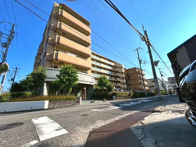 クレアーレ六甲道の外観