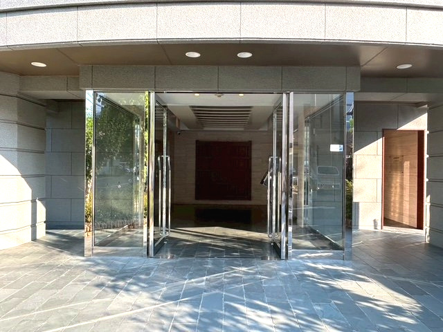 クレアーレ六甲道のエントランス