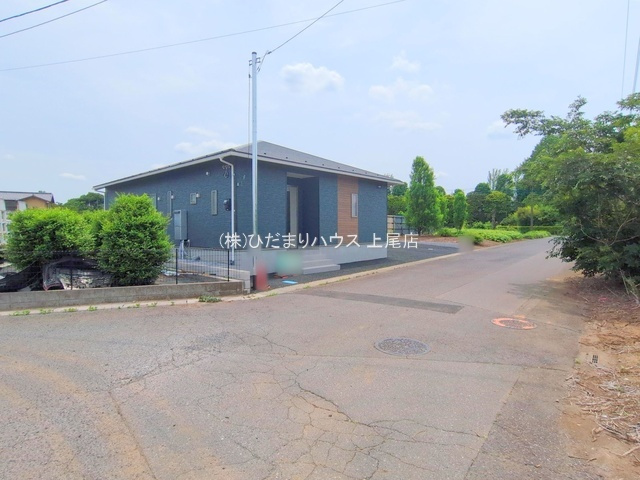 見沼区大谷第19　新築戸建　クレイドルガーデン01の前面道路含む現地写真