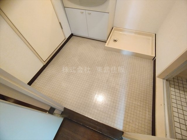 【脱衣所】 | ラフィーネ川越 | 洗面室