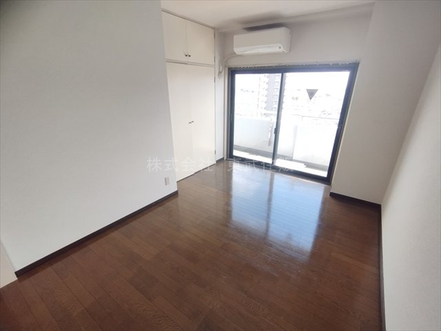 【洋室】 | ラフィーネ川越 | 落ち着いた色調の6.5帖の洋室です