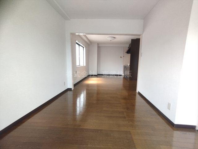 【居間・リビング】 | ラフィーネ川越 | 開放感があり日当たり良好です