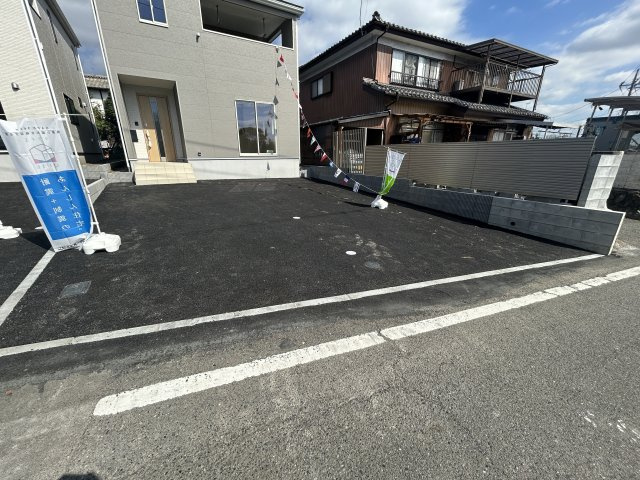 新築　前橋市茂木町第5　クレイドルガーデン　１号棟の駐車場|現地写真　駐車スペースは並列3台分可能です！
