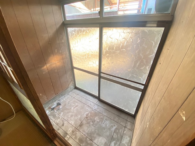 都城市広原町の中古一戸建の玄関