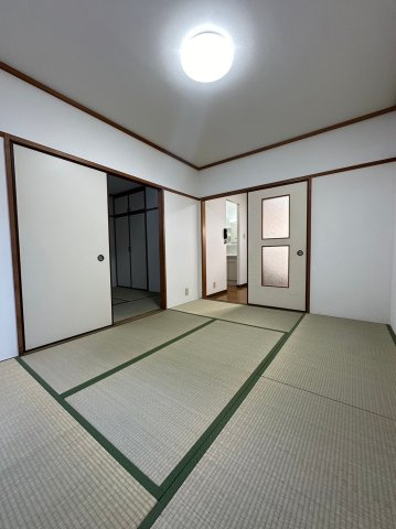 MJハイツ東別府の内装