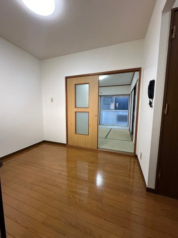 MJハイツ東別府の居間・リビング