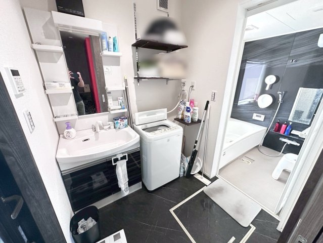 中古戸建　羽島市小熊町島2丁目　令和５年築の独立洗面台