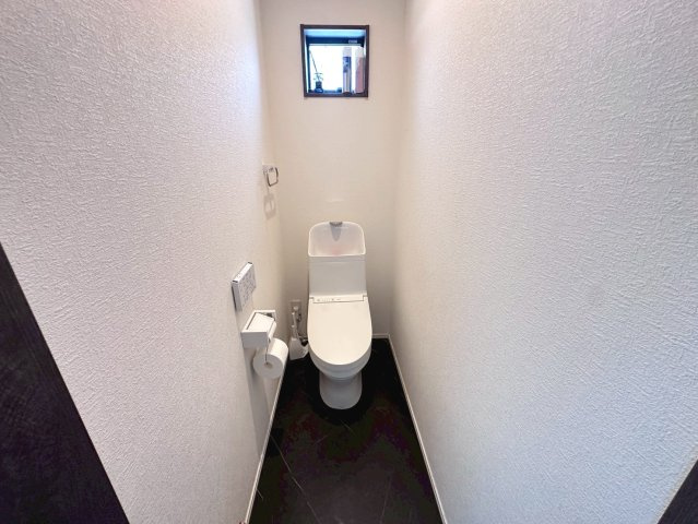 中古戸建　羽島市小熊町島2丁目　令和５年築のトイレ