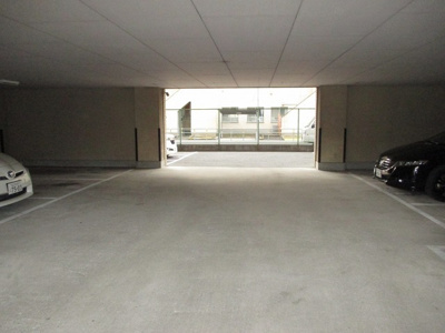 【駐車場】 | サンウエスト | 駐車場です